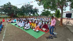 गावात सामाजिक व सांस्कृतिक कार्यक्रम आयोजित करण्यात आला