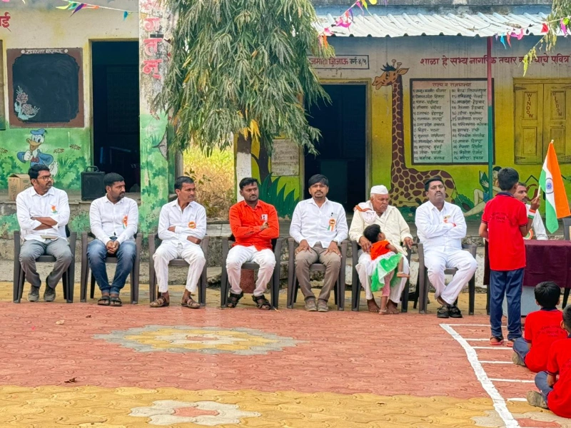 शाळेत देशभक्तीपर कार्यक्रम संपन्न